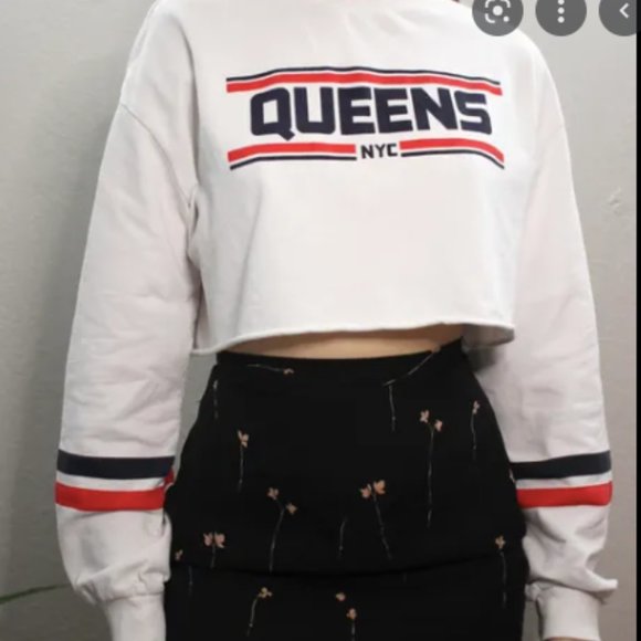 H&M Tops - 100% cotton H&M Long Sleeve Crop Top Queens NYC